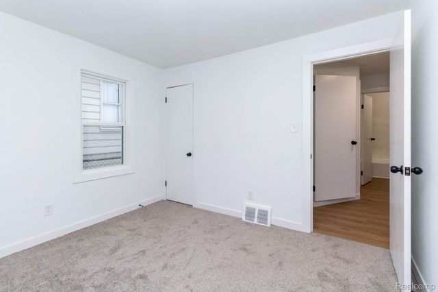 23824 Tuscany Avenue, Eastpointe, MI 48021