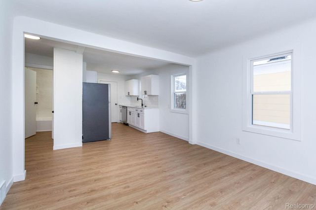 23824 Tuscany Avenue, Eastpointe, MI 48021