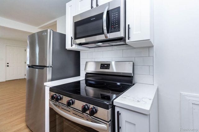 23824 Tuscany Avenue, Eastpointe, MI 48021