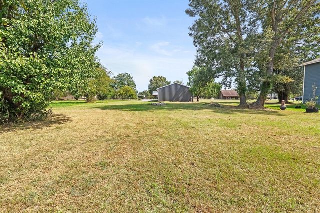 131 High Crest Drive, Point Blank, TX 77364