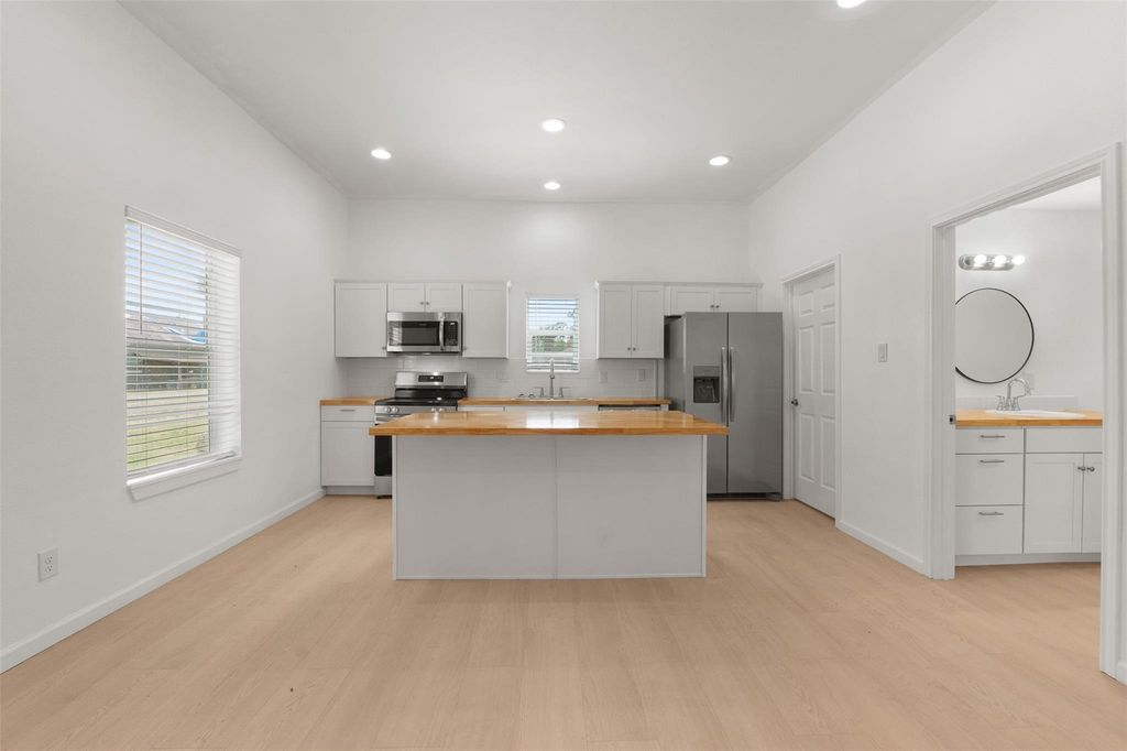 131 High Crest Drive, Point Blank, TX 77364
