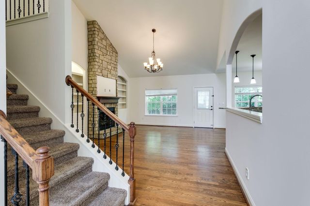 1002 Glessner DR, Spring Hill, TN 37174
