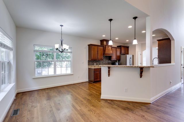 1002 Glessner DR, Spring Hill, TN 37174