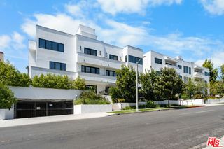 853 S Lucerne Boulevard 202, Los Angeles, CA 90005