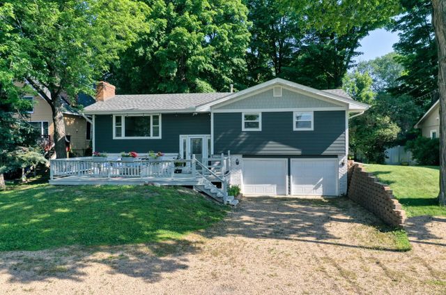 8112 N Shore Trail N, Forest Lake, MN 55025