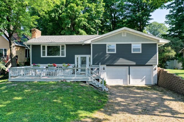 8112 N Shore Trail N, Forest Lake, MN 55025