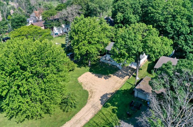 8112 N Shore Trail N, Forest Lake, MN 55025