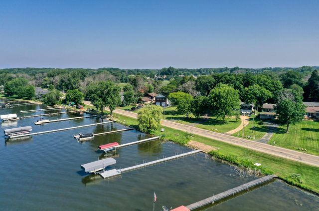 8112 N Shore Trail N, Forest Lake, MN 55025