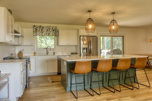 8112 N Shore Trail N, Forest Lake, MN 55025