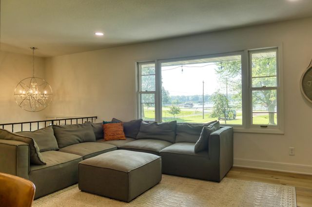 8112 N Shore Trail N, Forest Lake, MN 55025