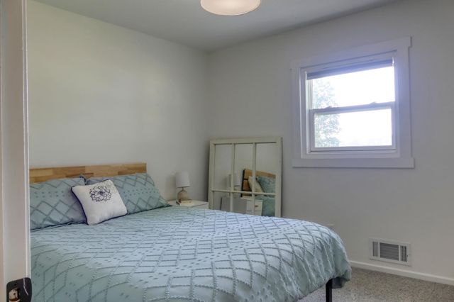 8112 N Shore Trail N, Forest Lake, MN 55025