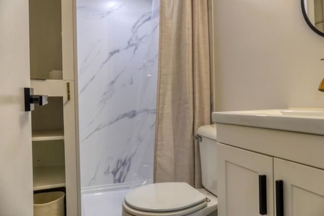 8112 N Shore Trail N, Forest Lake, MN 55025