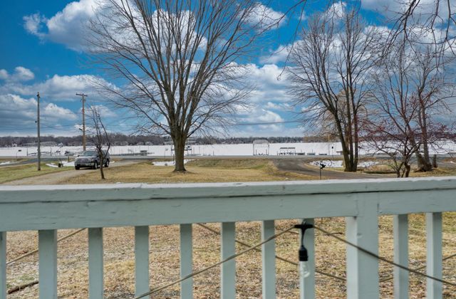 8112 N Shore Trail N, Forest Lake, MN 55025