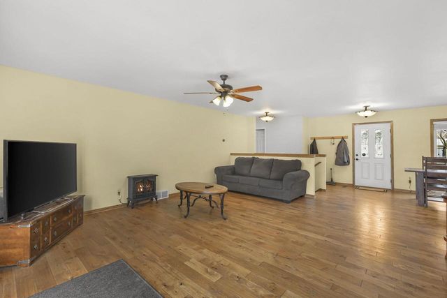 5 Yorktown Circle, Madison, WI 53711