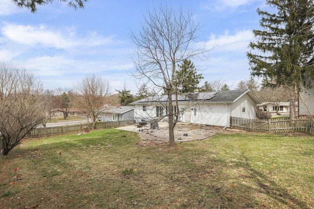 5 Yorktown Circle, Madison, WI 53711