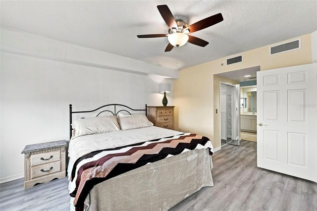 960 STARKEY ROAD 3501, Largo, FL 33771