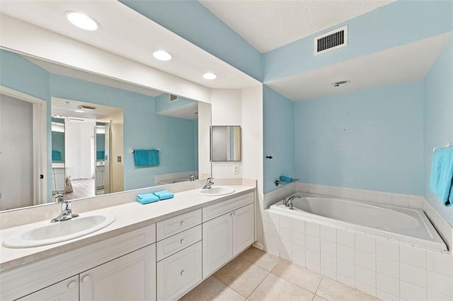 960 STARKEY ROAD 3501, Largo, FL 33771