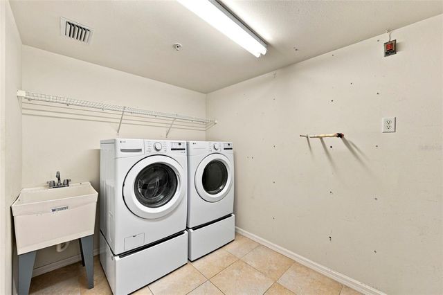 960 STARKEY ROAD 3501, Largo, FL 33771