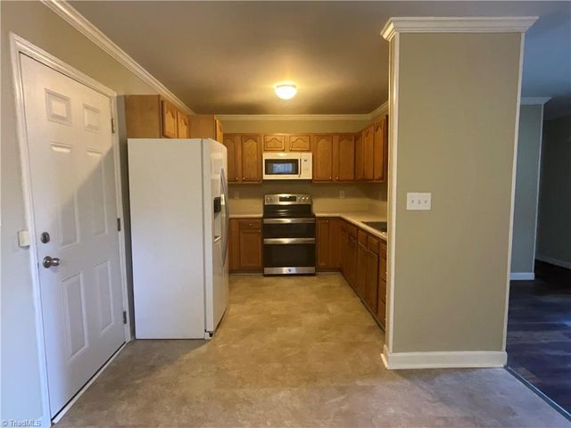 3313 Ridgeback Drive, Winston-salem, NC 27107