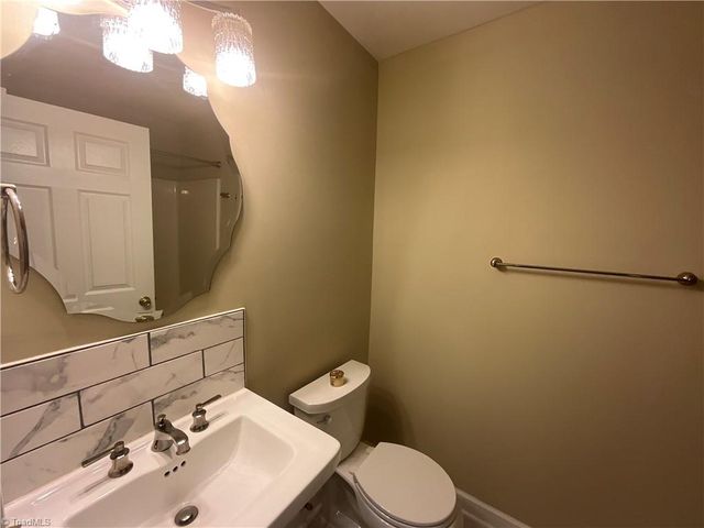 3313 Ridgeback Drive, Winston-salem, NC 27107