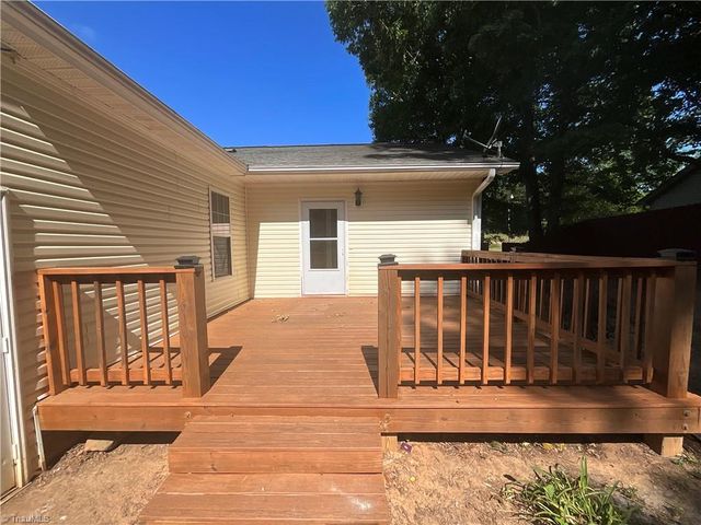 3313 Ridgeback Drive, Winston-salem, NC 27107
