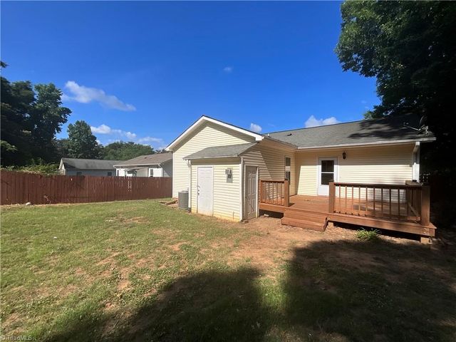3313 Ridgeback Drive, Winston-salem, NC 27107