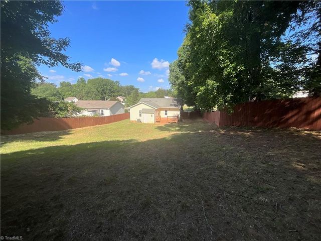 3313 Ridgeback Drive, Winston-salem, NC 27107