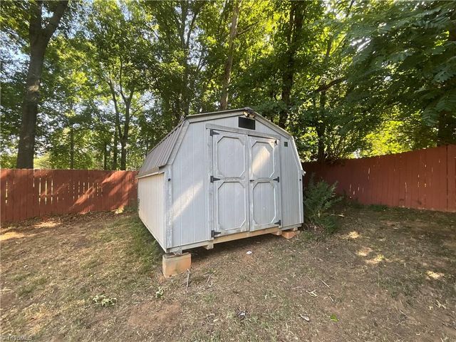 3313 Ridgeback Drive, Winston-salem, NC 27107