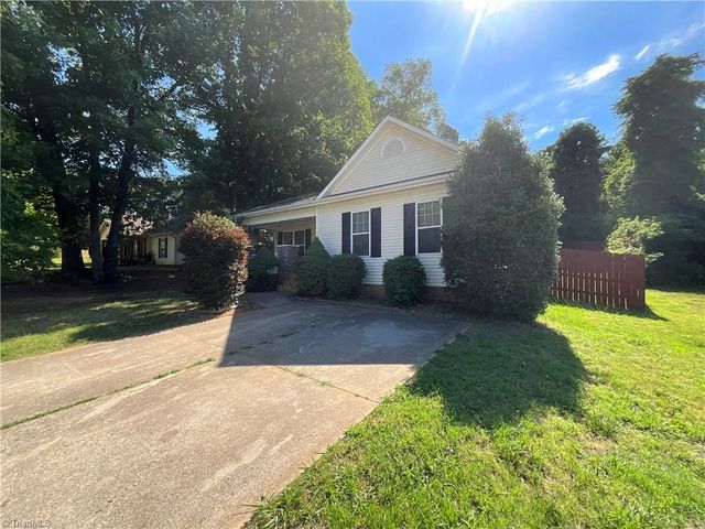 3313 Ridgeback Drive, Winston-salem, NC 27107