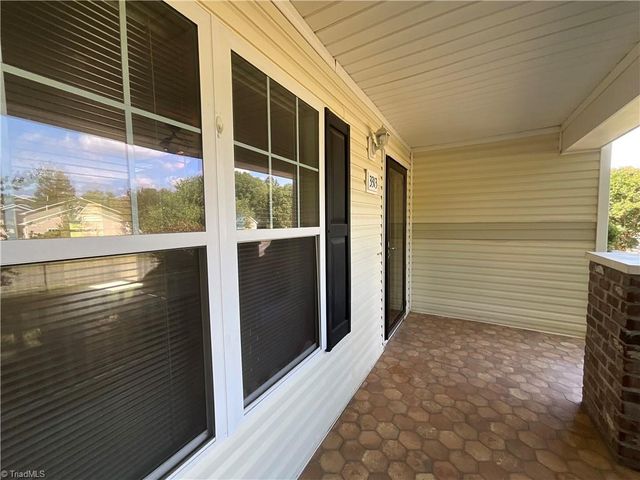 3313 Ridgeback Drive, Winston-salem, NC 27107