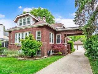 207 S Edgewood Avenue, La Grange, IL 60525