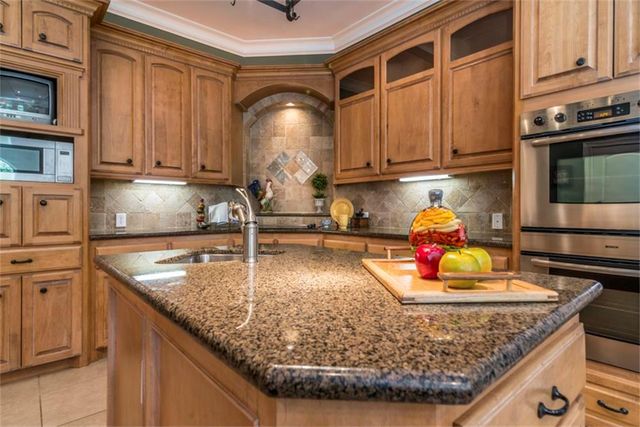 15306 Coastal Oak Court, Houston, TX 77059