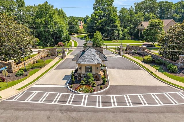 2122 Hunters Green Drive, Lawrenceville, GA 30043
