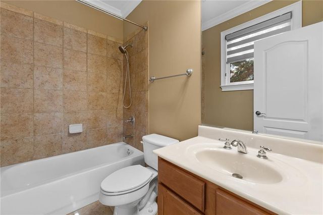2122 Hunters Green Drive, Lawrenceville, GA 30043