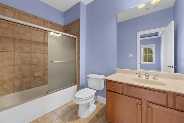 2122 Hunters Green Drive, Lawrenceville, GA 30043