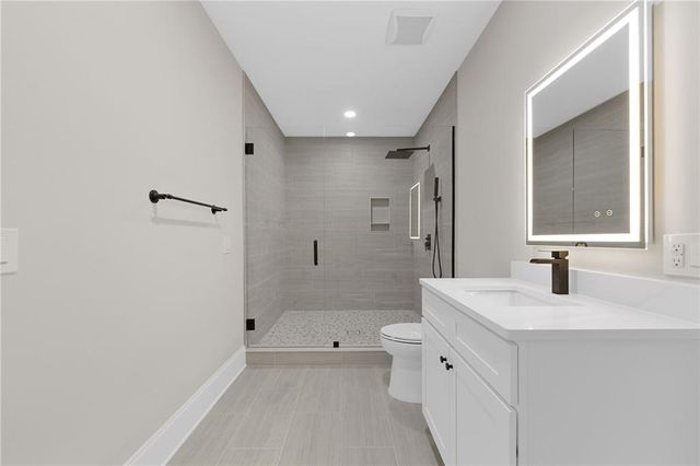 2122 Hunters Green Drive, Lawrenceville, GA 30043