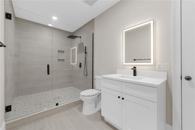 2122 Hunters Green Drive, Lawrenceville, GA 30043