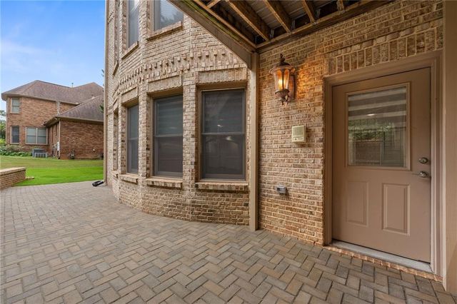 2122 Hunters Green Drive, Lawrenceville, GA 30043