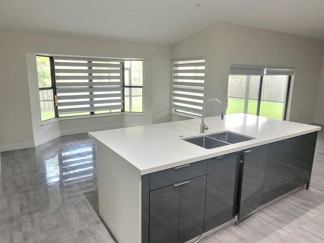 5460 HAWKES BLUFF Avenue, Davie, FL 33331