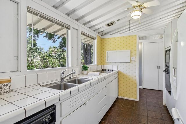 18570 Montpere Way, Saratoga, CA 95070