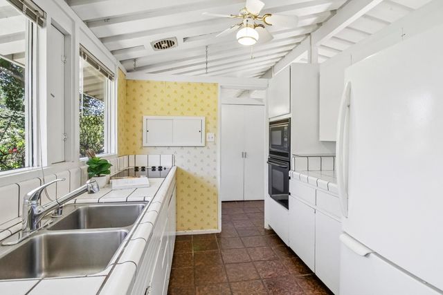 18570 Montpere Way, Saratoga, CA 95070