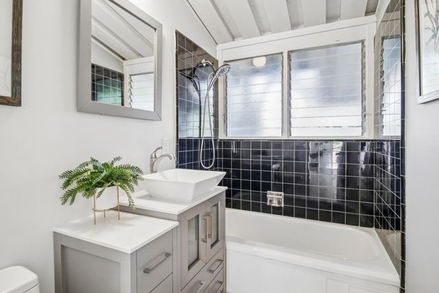 18570 Montpere Way, Saratoga, CA 95070