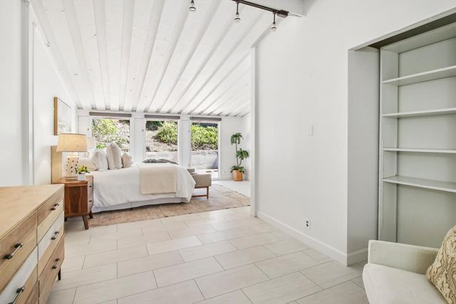 18570 Montpere Way, Saratoga, CA 95070