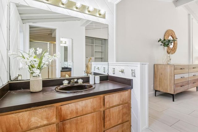 18570 Montpere Way, Saratoga, CA 95070