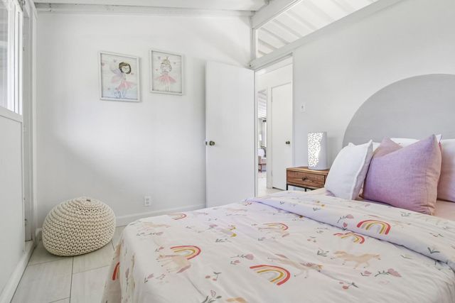 18570 Montpere Way, Saratoga, CA 95070