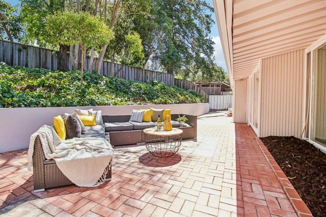 18570 Montpere Way, Saratoga, CA 95070