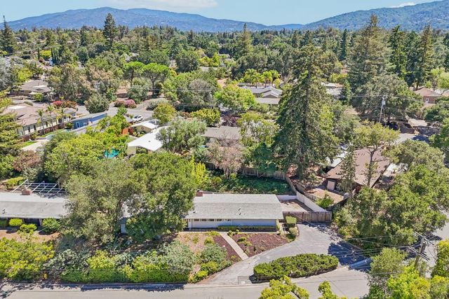 18570 Montpere Way, Saratoga, CA 95070