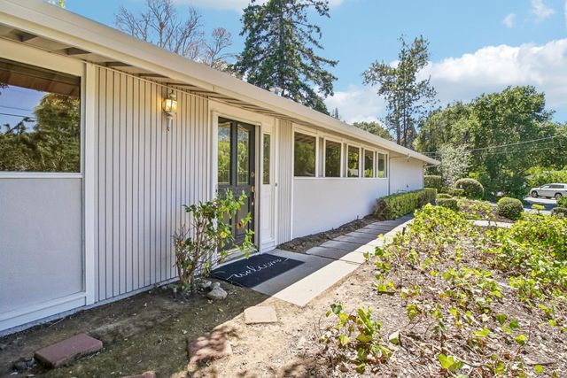 18570 Montpere Way, Saratoga, CA 95070