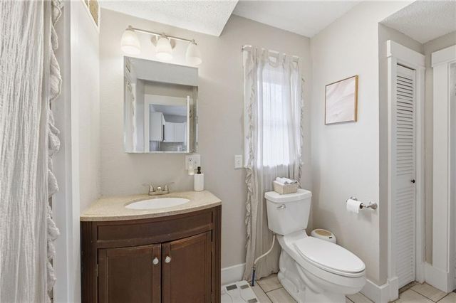 1210 E 23rd Avenue, North Kansas City, MO 64116