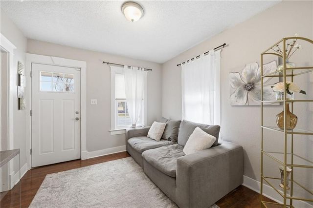 1210 E 23rd Avenue, North Kansas City, MO 64116